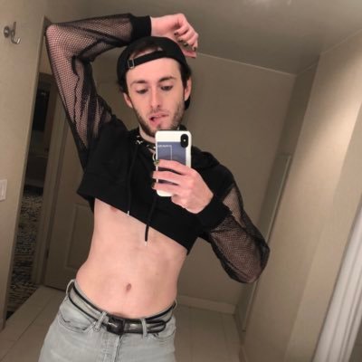 they/iel/dey/hen 🌹 pisces 🌹 antifascist 🌹 Isherwood stan 🌹 twink 🌹 kinkster 🌹 Wiccan 🌹 anticapitalist 🌹 18+ 🌹 EN/FR/DE/NL 🌹 power bottom