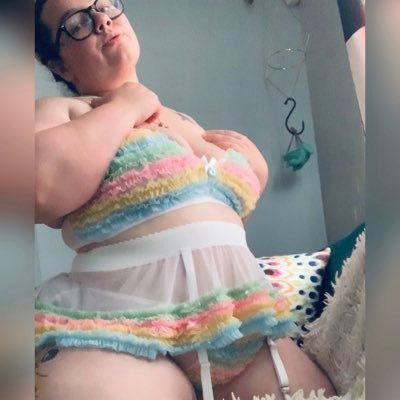 Fat Art Slut 💖 Polaroid 🎞 Collector 📸 Cat Lady 🐈  NO NEW CONTENT ✨