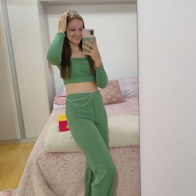 AdrieleGrando's profile picture. ➝ NP📍
➝ 18y ✨