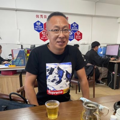 lilosh707964132's profile picture. 