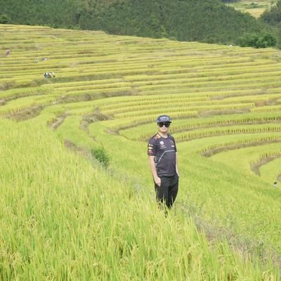 Likes electronic music. Freelance photographer. Likes capturing beautiful dynamics. My Account ins:laizhaidon mailbox:sina651030@gmail.com. WeChat:LOI520228