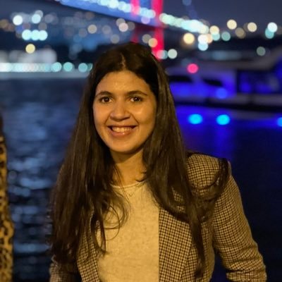 Fara42131's profile picture. 