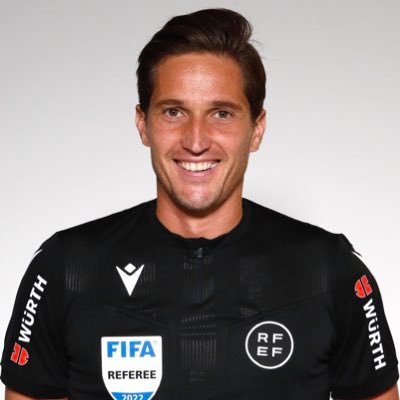 José Luis Munuera Montero (1984).Árbitro de Primera División. Comité Andaluz. FIFA Referee.Supporter account.