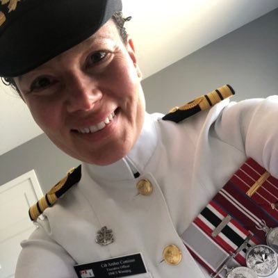 Reflections on life as Mom of 2️⃣ girls, Royal Canadian Naval Officer & former @HMCSWinnipeg XO, service spouse, yogi, #booklover & #skiracerparent 🇨🇦 💪🏻