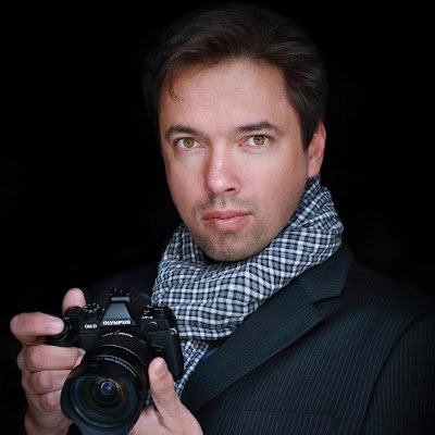 Sean Archer, portrait photographer.  Tutorials, backstage videos, photosets, and a lot of my stuff: