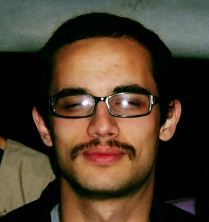 Oi, sou o shandelle, sou guitarrista da banda @tevejoembreve também toco no @sim0nami