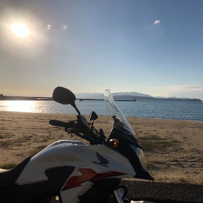 1974年奈良生まれのSR400乗りです(^^)
2017年10月からSR400乗り、2022年10月から400X乗りになりました。
