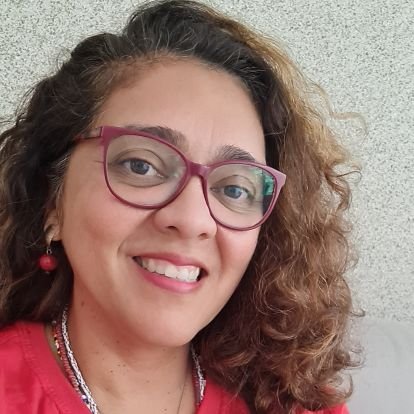 Fisioterapeuta de formação👩🏽⚕, Reikiana de alma e coração 🙌🏼, Artesã com paixão 🪡, Candomblecista com muito orgulho e fé 🙏🏼♥ !!