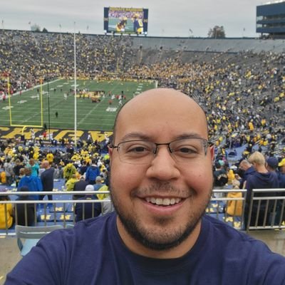 Studied Meteorology @cmuweather.
B.A. in Communications, Opinions my own.
Treasurer/lead forecaster @MiStormChasers @GreatLakesSCN #goblue #repDetroit #onepride