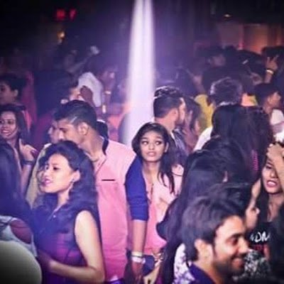 A lot can happen over the drinks 🍻
Socialise in real life !!
Join Parties & NightLife Lovers 👇
https://t.co/a3U11UXqTN