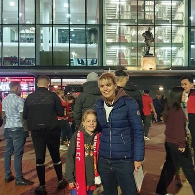 HannahBaker82's profile picture. Daughter, Wife and Mum. Work, play hockey and support Manchester United. Thats me really!