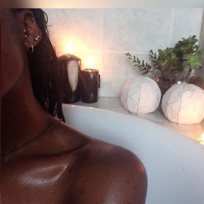 Bhelekazi_P's profile picture. Sending love to you and yours