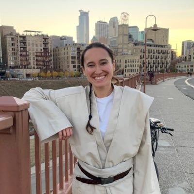 Anu (she/they). Star Wars + SFF, queer, Desi