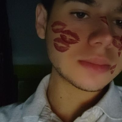 Tú futuro novio :)
Leo ♌ (no cierto así me llamo)
No me hagas caso, digo pura mamada