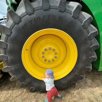 twattynonsense's profile picture. 