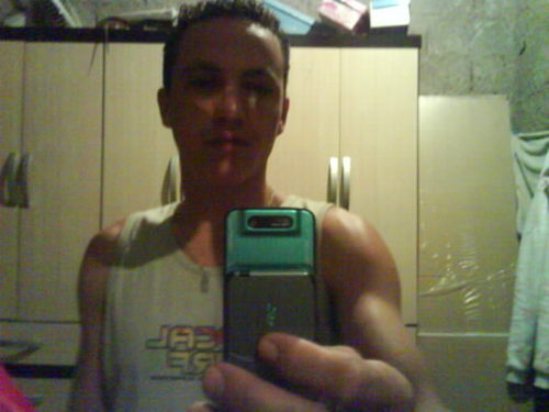 SOU SIMPLES MAS FOI NA SIMPLICIDADE QUE ENCONTREI A MINHA FELICIDADE
