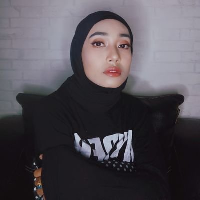 pung_cenceng's profile picture. 👶🏻 Khaylila
👶🏻 Kirana
👶🏻 Kareen
📌i'm SheilaGank Backup Singer of Sheila On 7