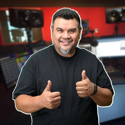 Omar Dávila 
+30 años de Locutor
Dir. de operaciones en Suave 92.3 y BFM 99.5
Publicista, Melómano.
Esposo de la Tere y Papá de la Fefe
*MI OPINIÓN ES SOLO MÍA*