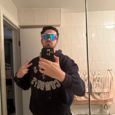 RLDiProspero's profile picture. Politics and baseball