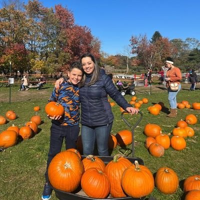 linetmartinez90's profile picture. 