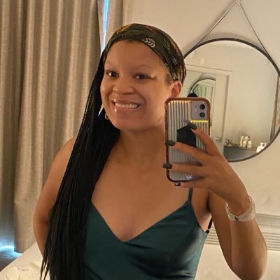 love to laugh 🤷♀️ strong minded 💪 and intelligent 👩🏫