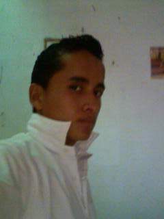 juliocesarflo16's profile picture. 