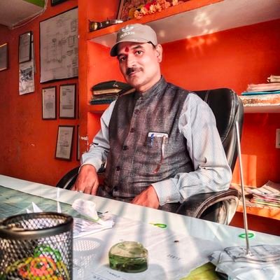 Santosh28902302's profile picture. 