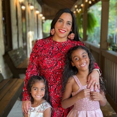 wife, mommy to 2 beautiful girls 👧🏾👶🏽bilingual dyslexia interventionist CFBISD, self taught cookie 🍪 decorator