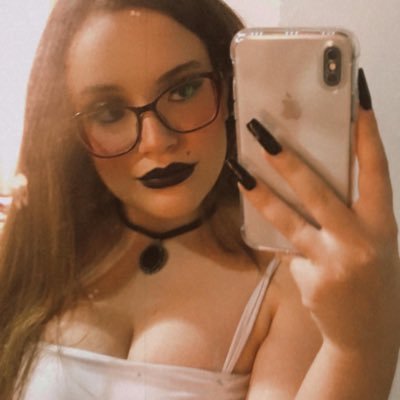 Ultr4vi0lence28's profile picture. 