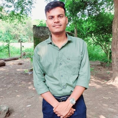 #RSS #स्वयंसेवक ||
प्रभो शक्तिमन् हिन्दुराष्ट्राङ्गभूता इमे सादरं त्वां नमामो वयम्।
त्वदीयाय कार्याय बध्दा कटीयम् शुभामाशिषं देहि तत्पूर्तये।।