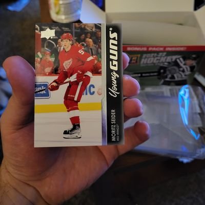 Collector/Seller of Upper Deck Hockey & Panini Prestige/Prizm Football cards