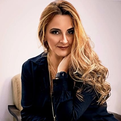 Leonina, empreendedora, mãe, esposa, cristã, influenciadora.