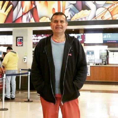 titosh4's profile picture. Director de la Carrera de Trabajo Social Sede Viña del Mar Universidad de Las Américas. Amante del Cine y Viajar.