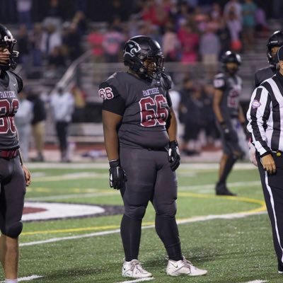 Tyreke_66's profile picture. Myrtle Beach Collegiate | HC: @MrNoOffSeason | 26’ Mid year | 6’0 315 | NG/DT | squat 500 | bench 350 | https://t.co/viyxxe7l69 /   @tyrekelivingston9
