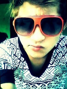 adriano_eldem's profile picture. bien, não faço nada...
nada que o padre fábio de melo não faria.