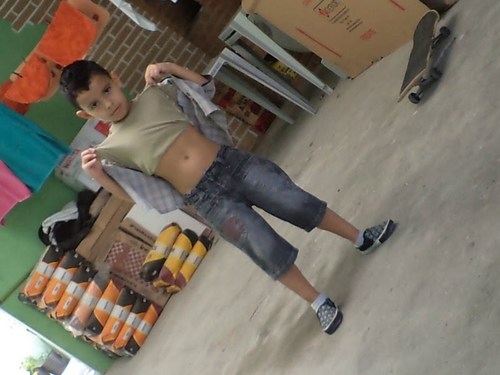 Peh Henrique, 7 Anos, Sk8,Restart & Cw7
Irmão da @ThaynaTrident
: P