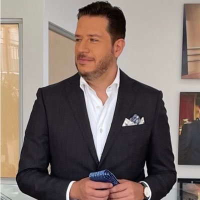 Periodismo. Ciencias Políticas. Director programa #PolíticamenteCorrecto. Profesor universitario. @ecuavisa @revistavistazo @politikcorrecta. #CódigoRojas