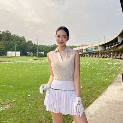 emilyag29553713's profile picture. Love the cars