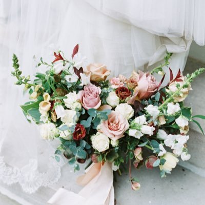 Floral Design and Styling. Events,Wedding, Flowers, foraging, nature, vintage, garden,traveling, Family and my Lord and Savior.