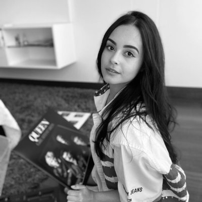 Periodista e imitadora 📻 Trabajo en @laluciernaga