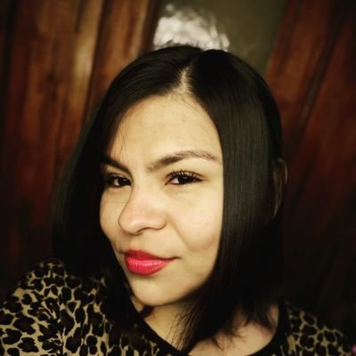 ♥ ♥ ♥ simplemente vivir la vida al máximo no sabemos que nos puede pasar decir todo lo bueno o malo que sentimos y ser feliz con mi hija