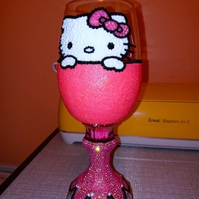 traycb3's profile picture. Living life and blinging everything in sight💋