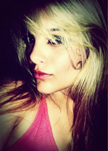 Milenna Almeida , 17 anos , viuva çç , Corinthiana , quer novas amizades *o* , msn: cocota-milennaa@hotmail.com , segue *-*