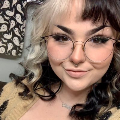 third_eye_lined's profile picture. An artist & my mind don't work the way I want it to. She/Her