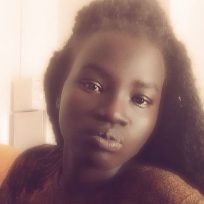 Am blessed,,down to earth,,,am just me,,, free soul,,,,,,,l hate drama just focussed on the few people in my life.....proudly a Junubin