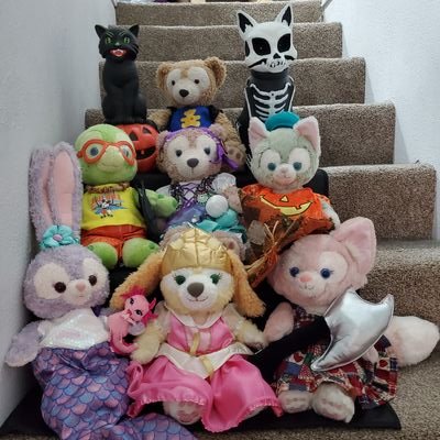 I'm a Duffy cousin! I live in Beautiful Victoria, BC with my friends Shellie May, Gelatoni, Olu, Cookie, Stella Lou and Lina Bell!