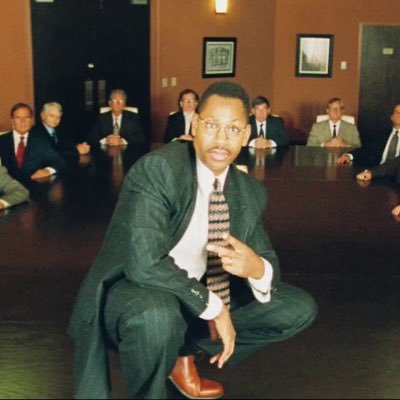 dtheyhavetogo's profile picture. (he/him)