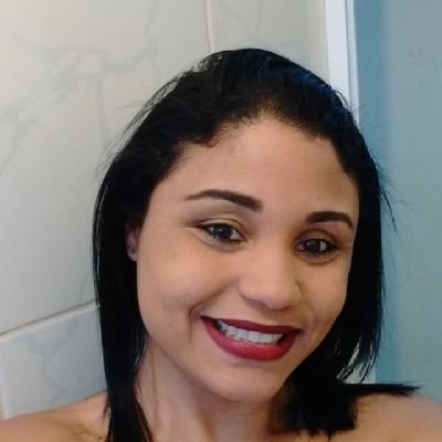 Juliamello2810's profile picture. 