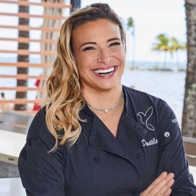 Celebrity Chef, @IronChefAmerica Judge, @TodayShow Contributor, Restaurateur, Fit mom of 3! Founder @nomabeachmiami #MeatballQueen