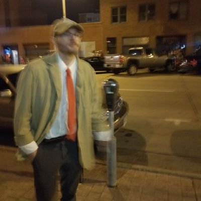 i play bass in Lilac Jam and retweet sometimes
